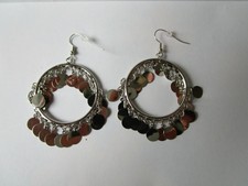 SCHÖNE OHRHÄNGER OHRRINGE  SILBERFARBEN RUND  MIT HÄNGERN  CA. 5 CM LANG