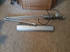 VINTAGE DAZOR SCHWIMMENDE INDUSTRIELLE ZEICHNUNGSLAMPE MODELL 2134. UNGETESTET, GEBRAUCHT.