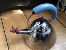 ALESSI Wasserkessel aus Edelstahl mit vogelförmiger Flöte - für alle Herde