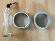 1 Trinkflasche- Kugeltränke, 2 Futternäpfe Stein/Keramik Kaninchen Nager,