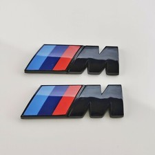 2x BMW M Emblem Logo schwarz glanz Kotflügel badge Seite M Paket 45x15 glänzend