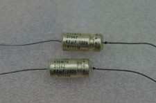 4 Stück Tantal - Elko 43 µF / 100V aus Beständen der Bundeswehr.