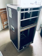 Flight Case + STUDIO RACK (angepasst auch für HiFi und schwere Geräte)
