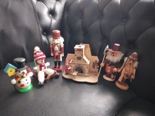 5Räuchermännchen,/ 1 Nussknacker(Deko) Weihnachtsmann (Holz /Stoff)