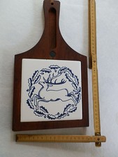 ALTES WANDBRETT MIT FLIESE UND MESSERHALTER (MAGNET) DDR -DEKO