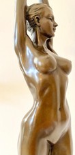 Bronzefigur- Bronze Akt von Raymondo auf Marmorsockel Handgefertigt signiert