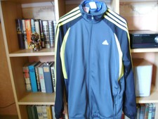 Adidas Jugend-Trainingsanzug Größe 176 fast neu,nur ein paarmal getragen