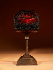 Eine Schmiedeeisen und gehämmert Wien Session Style Tischlampe circa 1920