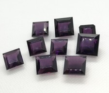 Amethyst dunkles violett 9 Stück - 110,00 ct / 11,0 x 11,0 - 14,0 x 14,0 mm