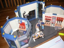 Playmobil Polizei 4263 mit Zubehör 3655 / 4449 / 4265 / 4157