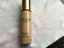 Estee Lauder. Re-Nutriv Make up. Farbe 4N1 Shell Beige. 15ml.