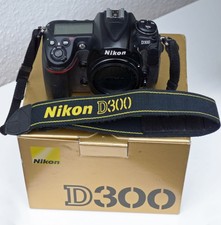 Nikon D D300 Body 12.3MP Digitalkamera 35.500 Auslösungen