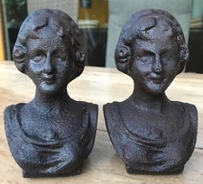 Zwei schöne Frauenfiguren Frauen aus schwerem Eisen Köpfe Büste 