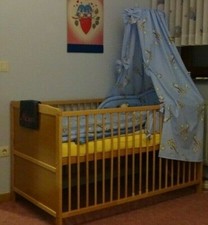 Babybett -Kinderbett -Juniorbett , Buche ca .140 x 70 mit Nestchen , und mehr 