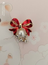 NEU wunderschöne BROSCHE Anstecknadel , mit Kunst Strass, Perle.