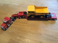 siku US LKW mit Tieflader - Schwertransport mit Muldenkipper