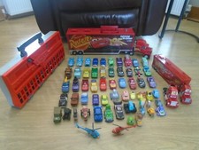 Große Disney Pixar Druckgussautos Konvolut, Mack LKW Tragetasche, Junggesellenunterlage