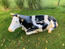 Kuh Tierfigur Sitzbank, XXL Gartenfigur lebensgroß