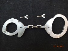 Handschellen Clejuso 12 R - 1 Handfessel Fußschellen Polizei JVA Bondage