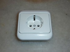 BUSCH JAEGER ALPHA NEA 1 Steckdose mit 1-fach Rahmen in studioweiß Hochglanz