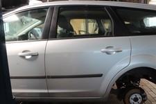 TÜR Hinten Links Ford Focus Turnier 1.6 16V DA3/DB3 Farbe Moondust-silber-met.