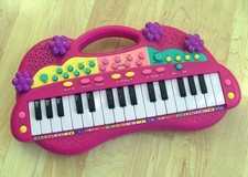 Kleines rosa Kinder-Keyboard für Mädchen