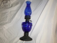 Vintage dunkelblaue Öllampe, passender blauer Glasschornsteinbrenner & NEU Docht