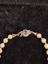 Zucht Perlenkette Schließe 750 Weiß Gold Mit Einen Roten Stein