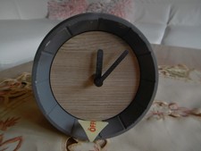 Tischstanduhr aus Beton/Holz,lautlos, rund, Durchmesser 12, Farbe grau