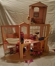 Barbie Haus riesig, drei Etagen, zwei Puppen, 5 Kindern, 2 Babies viel Zubehör