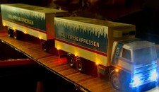 Modellauto LKW Scania Kühl-Sattelzug mit LED-Beleuchtung 1:87