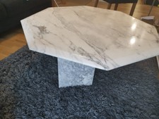 Couchtisch aus Marmor / Marmor Tisch und Marmor Füße