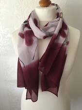 Wunderschönes Tuch Schal Weiß, Bordeauxrot NEU Blumenmuster