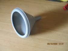 DDR , neuer Trichter mit Sieb aus Metall, Metalltrichter, Oldtimer Trabant, IFA