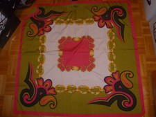 Halstuch m. Klassikmuster , ca. 106 x 100 cm.