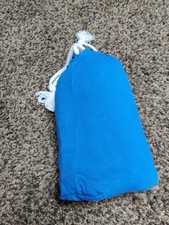 Blaues Tragetuch für Babys