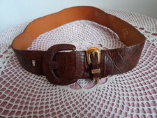 LEDER GÜRTEL DAMEN ,BRAUN MIT PRÄGUNG, GRÖßE?,GESAMTLÄNGE 82 CM X 4,5 CM BREIT. 