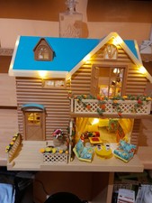 Sylvanian Families Lärche Lodge. OOAK voll möbliert, dekoriert und mit Licht