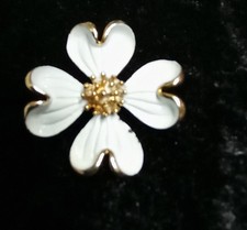 Brosche Blüte Emaille  Modeschmuck 