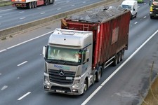 T136 LKW-Foto sj17 Erscheinungstermin Mercedes Abfälle Pflege