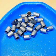 25 x Alu Elko radial 22uF 100V 20% 105°C,8.2x11mm, RM:5, BC/VISHAY MAL203669229E