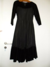Damen-Kleid 34, schwarz, Samt und Seide, 3/4 Arm, weiter Rock, Herzausschnitt