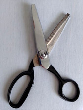 Zackenschere Zickzackschere Stoffschere Textilschere Schneiderschere - sehr gut