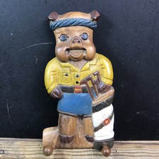 Hand geschnitzt Holz Golfer Schwein Wand Hängende Plakette mit Kleiderhaken handbemalt
