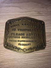 Vintage Messing Wand Plaques Schilder-Powell Gerüst Company, Cardiff. Erektion