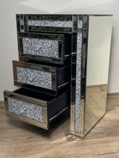 Zeitgenössische italienische Venezianische Stil verspiegelte Glas Nachttisch mit Schubladen