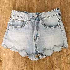 H&M, Hot Pants, kurze Hose, Shorts, Jeans, Denim, hellblau, Gr. 32
