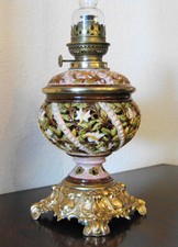 ALTE PETROLEUMLAMPE MAJOLIKA