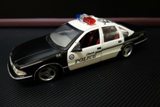 Custom Einmaliges Chevrolet Impala SS Druckguss Auto 1/18 UT Modell 1 18 1:18