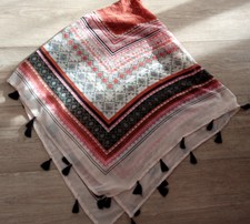 Schönes großes Tuch ca 106x110cm, gebraucht 